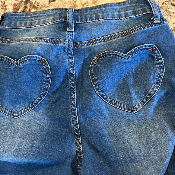 Fashion Nova Size 5  Flare Leg Bell Bottom Jeans Heart Pockets Womens Stretchy - Picture 2 of 8